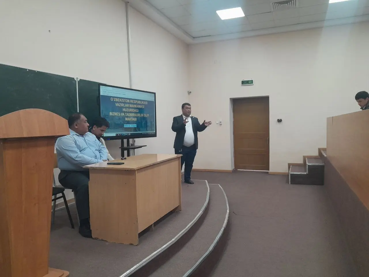 Sirdaryo viloyati Guliston shahrida yoshlar tadbirkorligini rivojlantirish va startap tashabbuslarini qo‘llab-quvvatlashga qaratilgan seminar bo‘lib o‘tdi