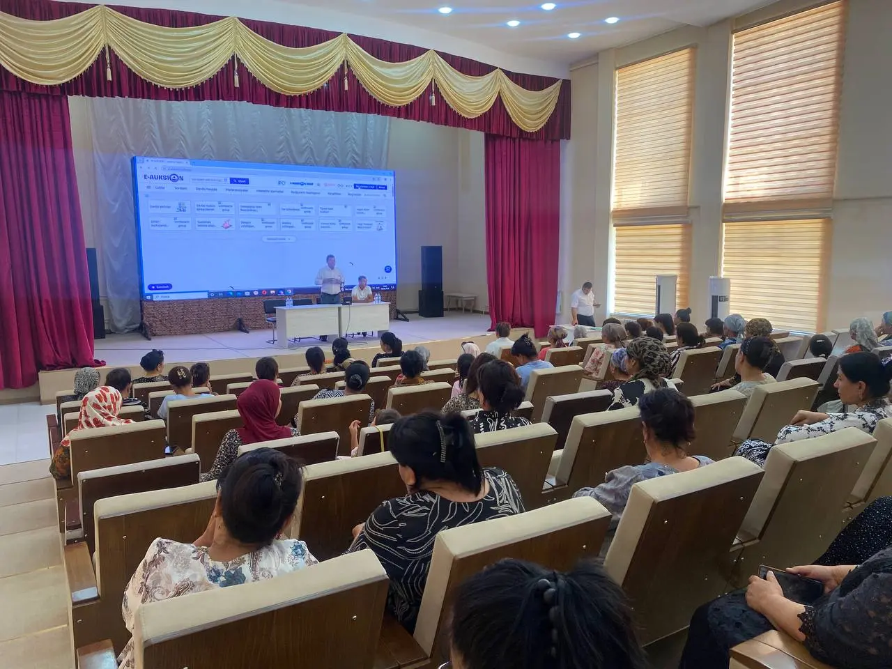 Narpay tumanida xotin-qizlar uchun qisqa muddatli o‘quv kurslari tashkil etildi