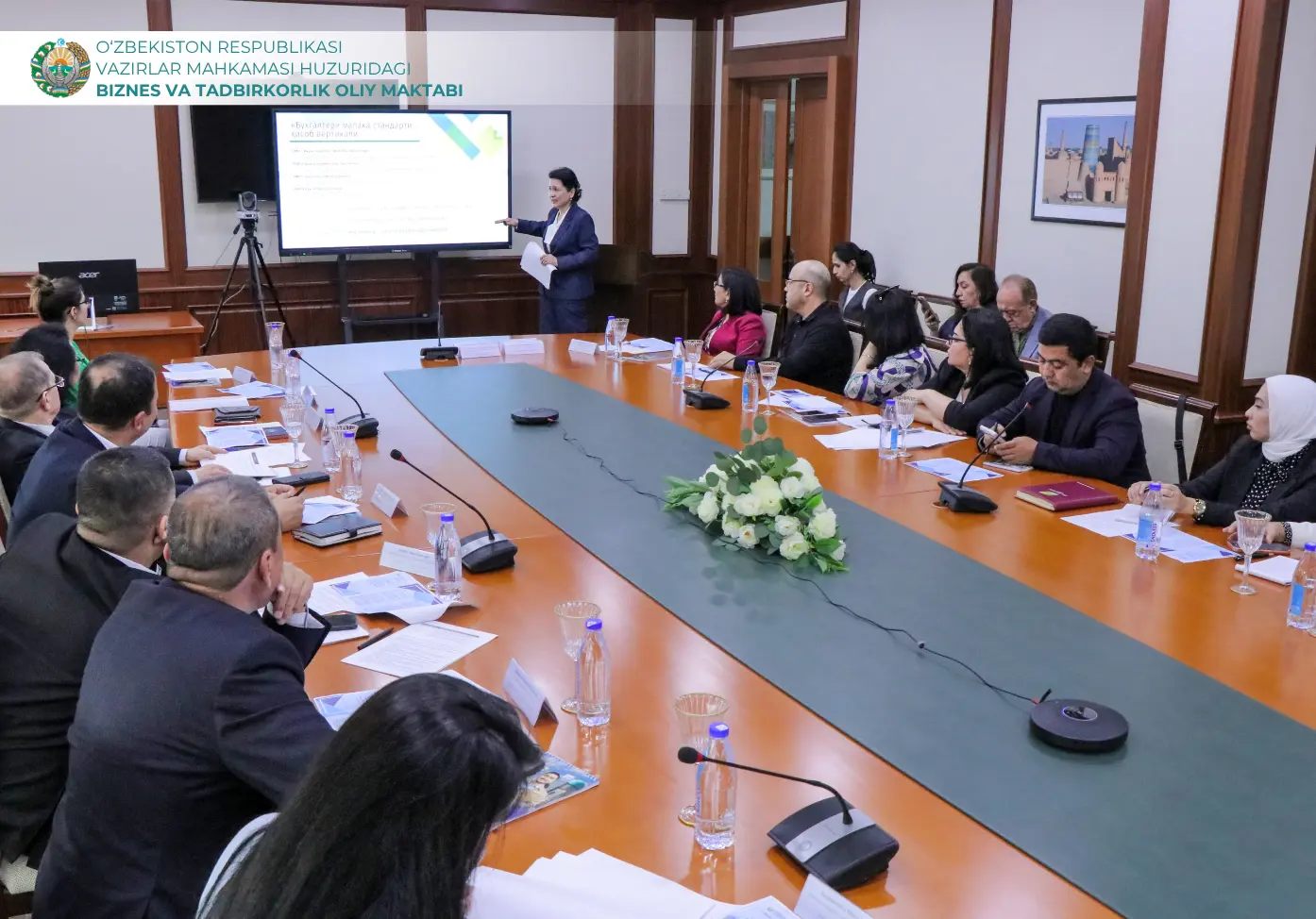 "O‘zbekistonning moliyaviy-iqtisodiy kasblari: milliy mehnat bozori uchun jahon darajasidagi standartlar" mavzusida davra suhbati